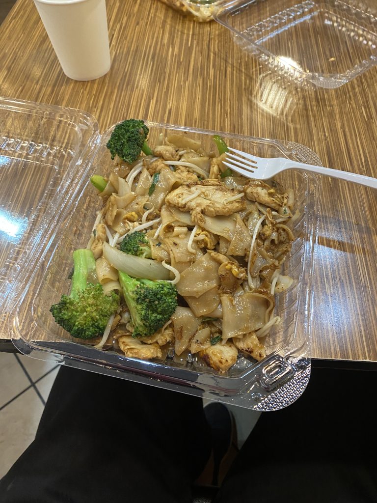 カリフォルニア大学バークレー校近辺のレストランで出てきた麺（15ドル）